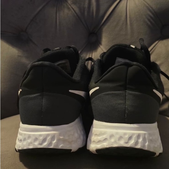 Nike Revolution Men's Black and White Athletic Shoes - Picture 13 of 16